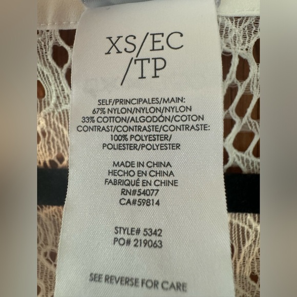 Cabi Sheer Daisy Lace Top- XS - Picture 6 of 6